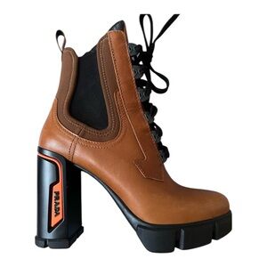 Prada NWOT Two-Tone Lace-Up Ankle Boots - Tan/Black - 40 (US 9)